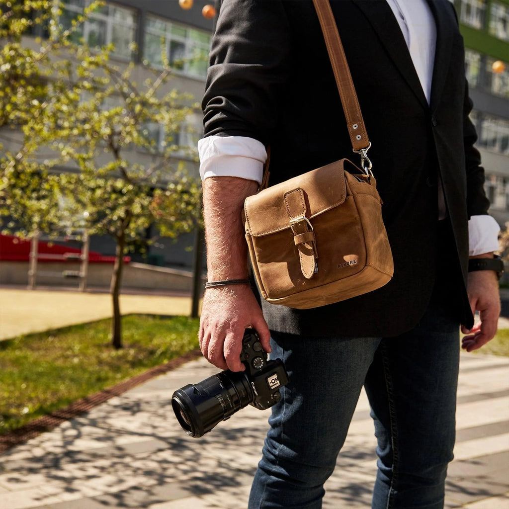 Vintage Buckle Closure Adjustable Strap Camera Crossbody Bag