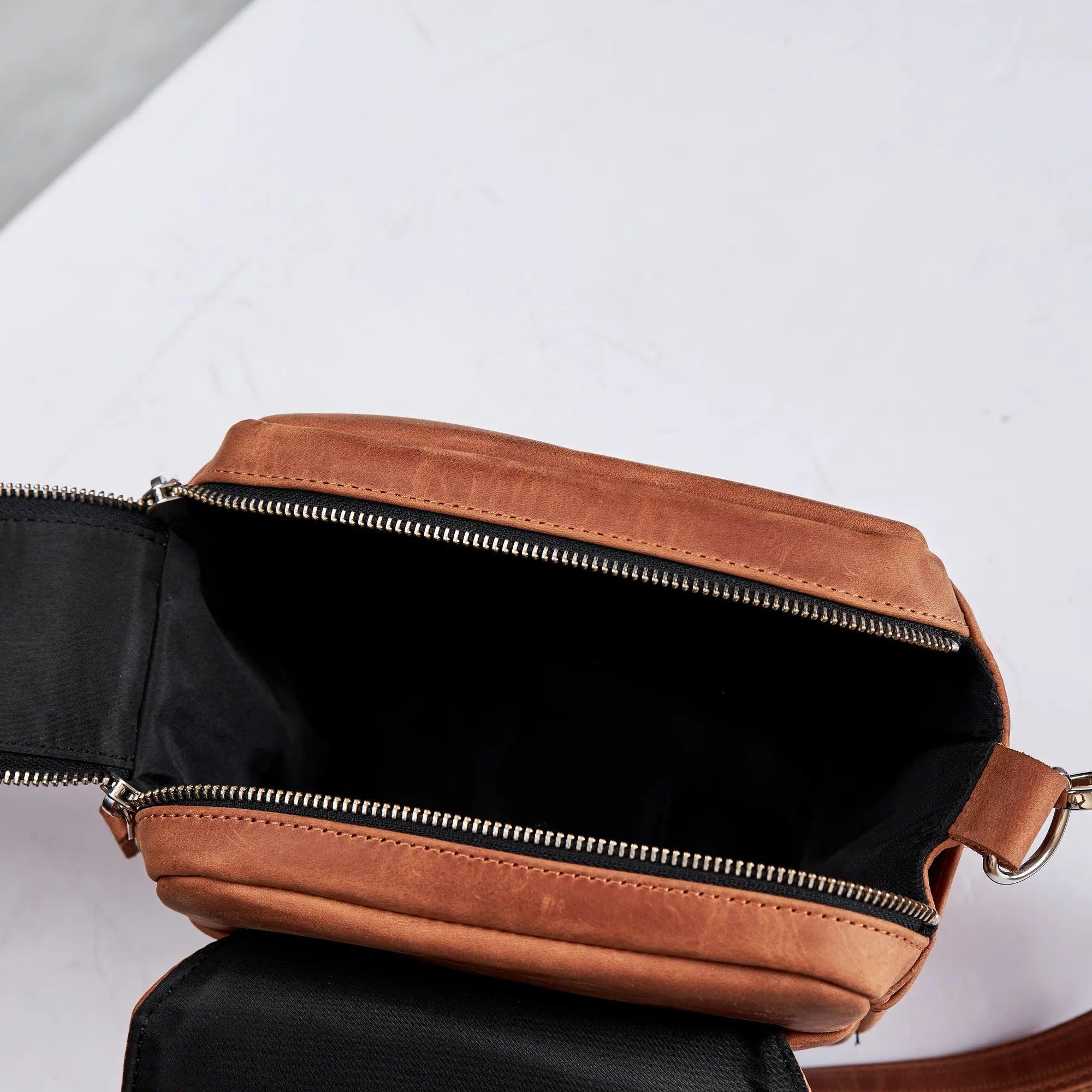 Vintage Buckle Closure Adjustable Strap Camera Crossbody Bag